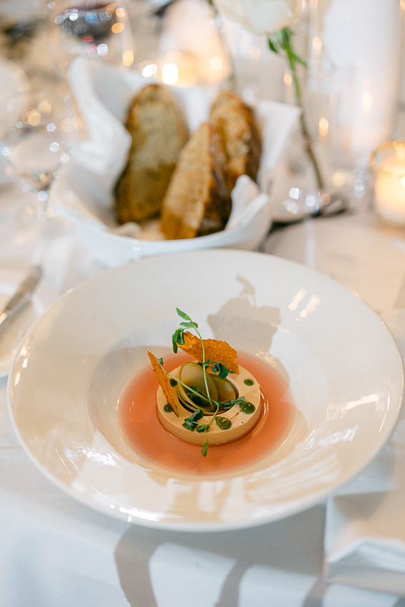 Un plat lors du souper de la salle de réception au Manoir Stonehaven.