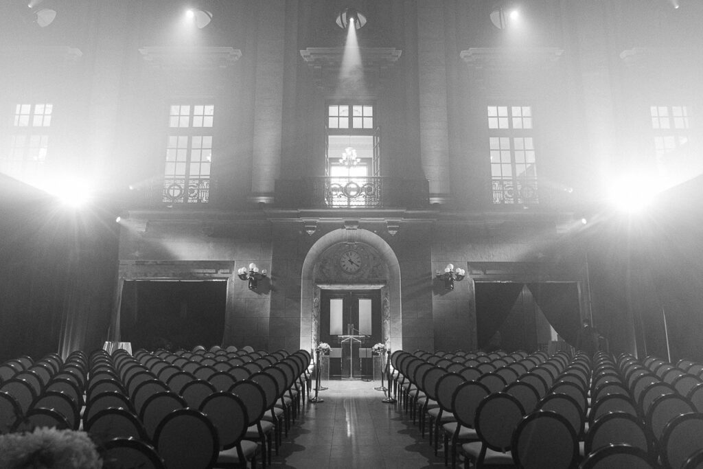 Le décor des lieux de la cérémonie, Théâtre St-James, Vieux-Montréal.